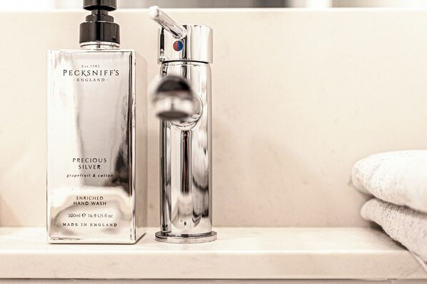 Bathroom amenities