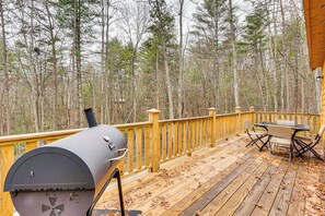 Wraparound Deck | Charcoal Grill