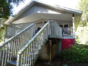 Cottage Front facing the lake