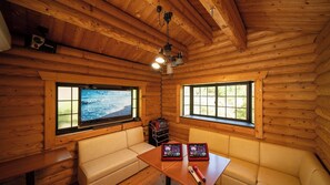Karaoke room: Free