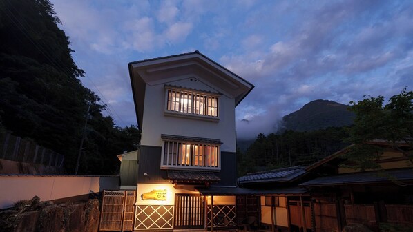 exterior