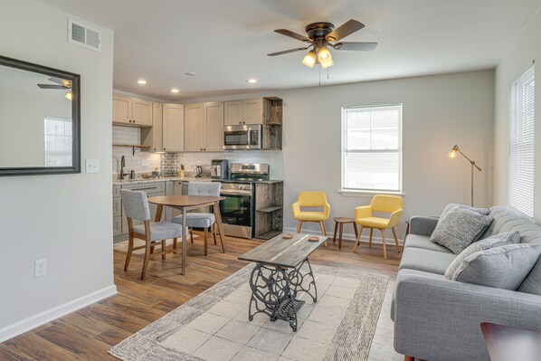 Louisville Vacation Rental | 2BR | 1.5BA | 870 Sq Ft | Stairs Required to Enter