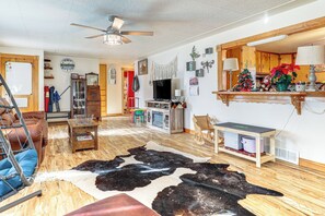 Living Room | Smart TV | Fireplace | Single-Story Home