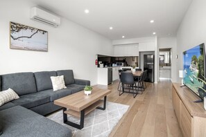 Living Area/Dining Area/Kitchen