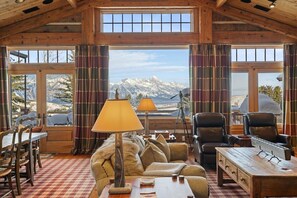 Living room Teton View