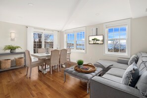 Bright main room