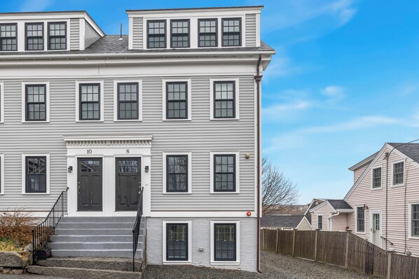 Welcome to Portside at Front Beach!