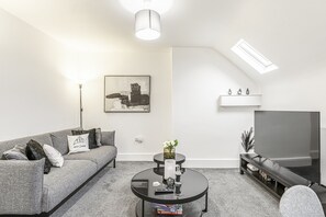 Living Room / Lounge