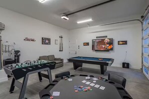 Get ready to enjoy a great time! Havasu Cielo offers an incredible game room with pool table, board games, card games, arcade games, table games, air hockey, shuffleboard, AND full gaming console-