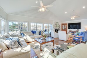 Seating Area | Central Heating & A/C | Free WiFi | Lake Views