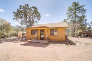 Home Exterior | Single-Story Home