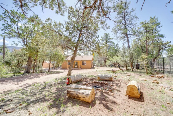 Pine Vacation Rental | 2BR | 1BA | 1 Step to Enter | 720 Sq Ft