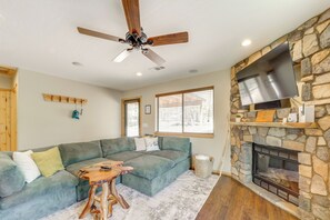 Living Room | Central A/C & Heating | Fireplace
