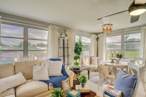 Living Area | Dining Area | Single-Story Cottage