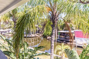 Island TIme Riverhouse! Canal Front