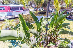 Island TIme Riverhouse! Canal Front
