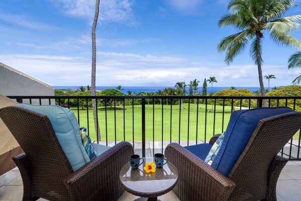 Discover your dream Hawaiian escape at Country Club Villas #317