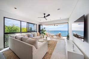Uninterrupted views of the ocean