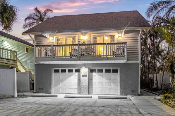 Welcome home to your Siesta Key beach retreat.