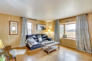 Living Room | Sleeper Sofa