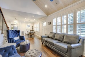 Living Room | 1st Floor