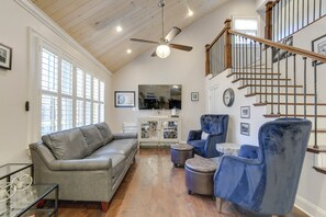 Living Room | Queen Sleeper Sofa | Free WiFi | Central A/C & Heat | 1st Floor
