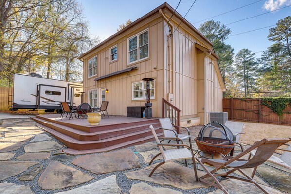 Decatur Vacation Rental | 4BR | 3.5BA | 6 Steps Required | 2,144 Sq Ft
