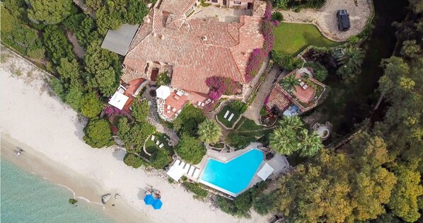Activities, Amenities, Balcony / Terrace / Patio, Building Exterior, Facilities, Garden, Main Entrance, Pool, Spring, Summer, Wellness
