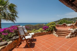 Activities, Amenities, Balcony / Terrace / Patio, Building Exterior, Facilities, Garden, Main Entrance, Pool, Spring, Summer, Wellness