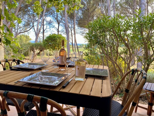 Outdoor dining