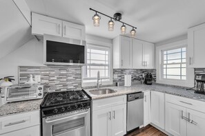 Indoors, Kitchen, Screen, Cooktop, Sink