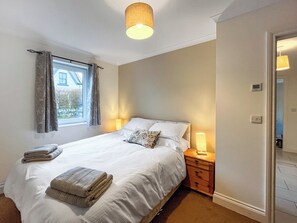 Double bedroom | Flo’s Cottage, Newton Stewart