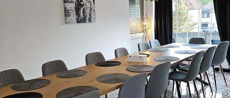 Meeting facility