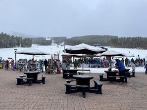 Skidåkning och snöaktiviteter