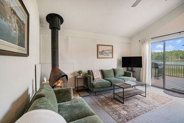 Unwind on new, comfortable chenille couches after a fun day on the lake. 