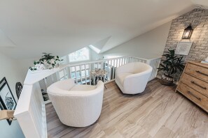 Read a book, enjoy a cup of tea or coffee Enjoy the master suite loft view. 