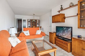 Gorgeous apartment with 3 bdr, a lovely view of Marbella and all the amenities for a comfy stay! (2)