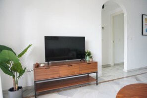 Bright two bedroom apartment in a lovely urbanization with pool (5)