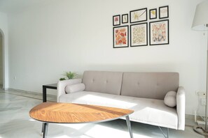 Bright two bedroom apartment in a lovely urbanization with pool (4)
