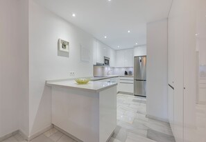 Charming 2 bdr apartment with a splendid view, two balconys an pools! (3)