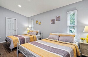Bedroom 2 - 2 Queen sized beds, walk-in closet