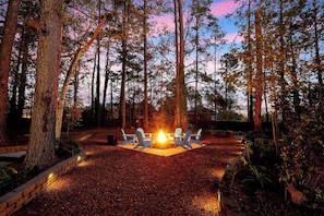 Unwind and create lasting memories around the campfire in this tranquil space. Serenity abounds! Propane tank provided.