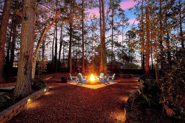 Unwind and create lasting memories around the campfire in this tranquil space. Serenity abounds! Propane tank provided.