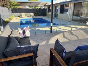 Pool (Heated)
