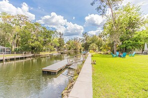 Salty Seahorse | Canal Front!