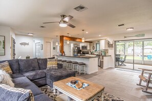 Living | Kitchen
