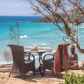 Private outside patio with 50m wooden pathway to the beach