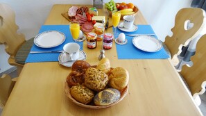 Breakfast meal