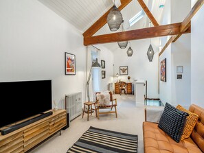 Open plan living space | The B Hive at Buckstone House, Carnforth