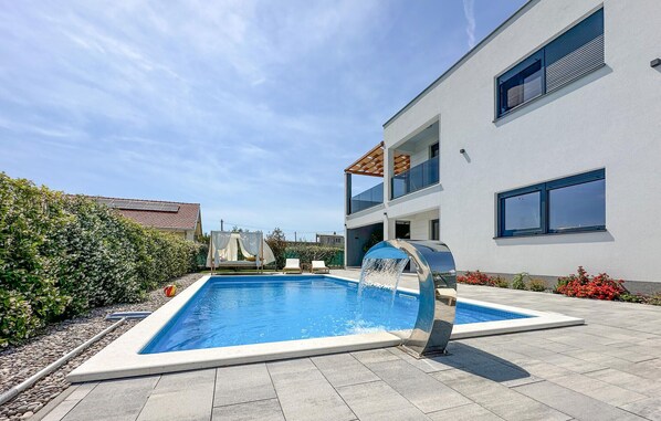 pool